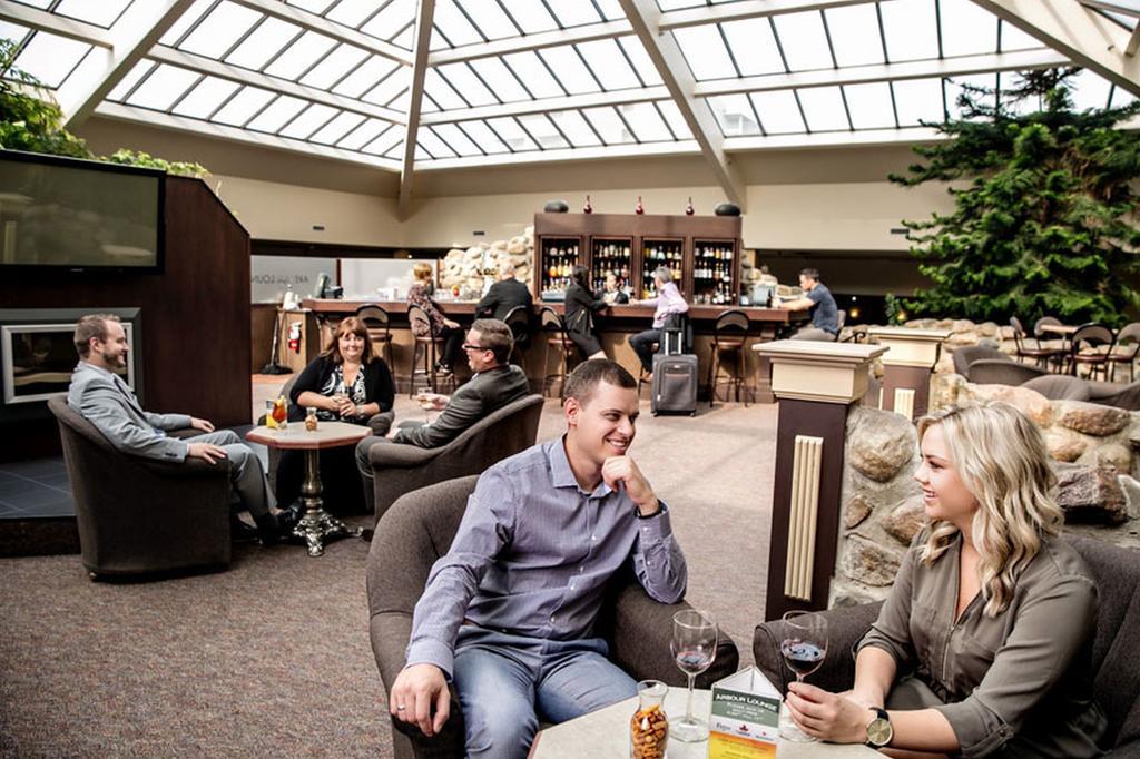 Edmonton Inn And Conference Centre Екстериор снимка