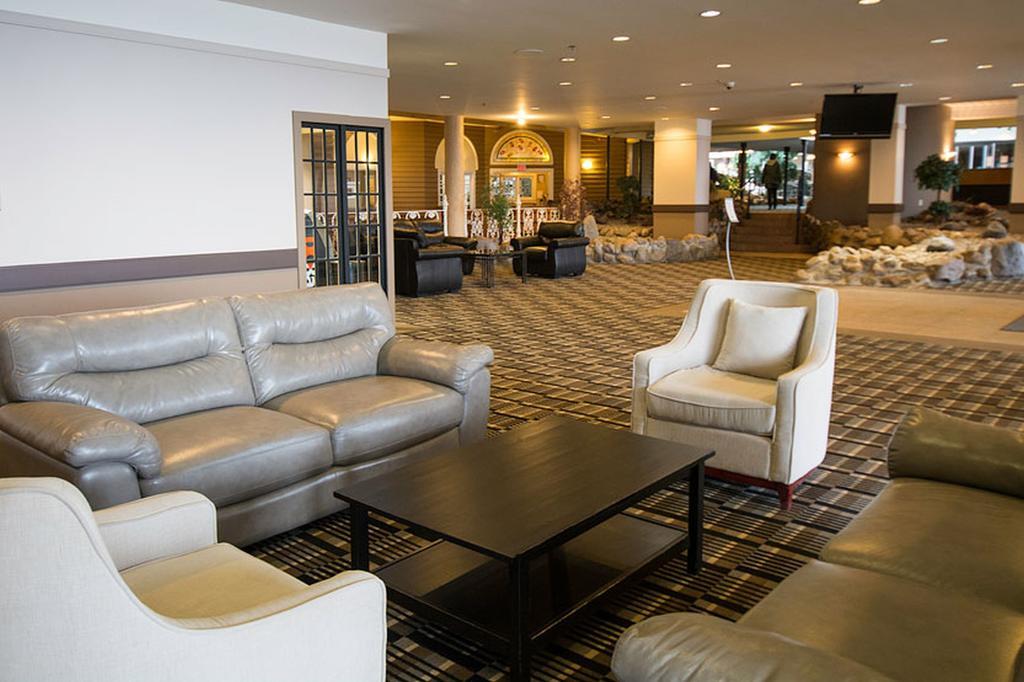 Edmonton Inn And Conference Centre Екстериор снимка