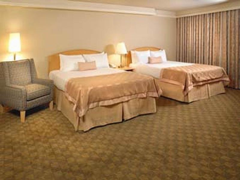 Edmonton Inn And Conference Centre Екстериор снимка