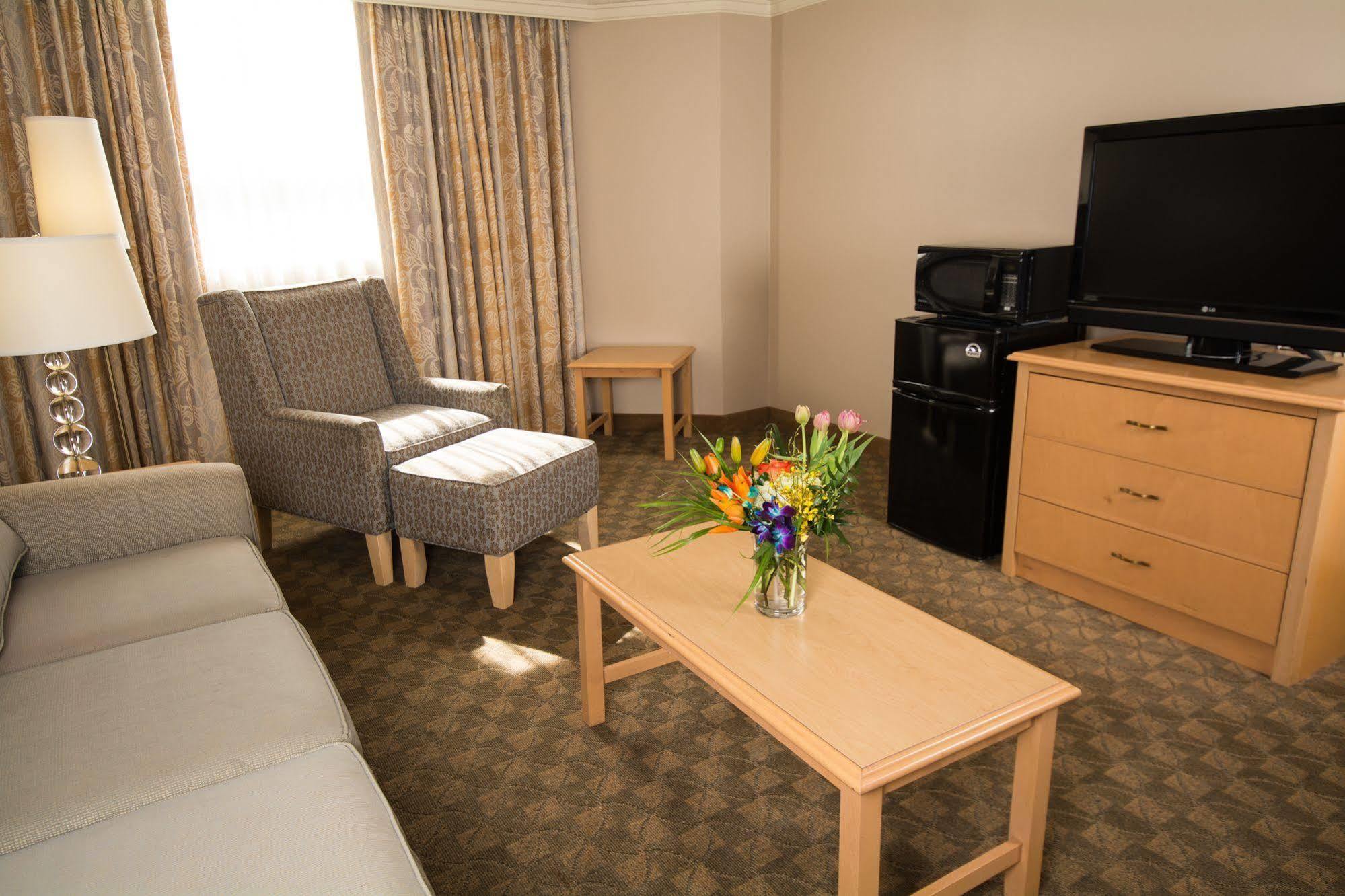 Edmonton Inn And Conference Centre Екстериор снимка