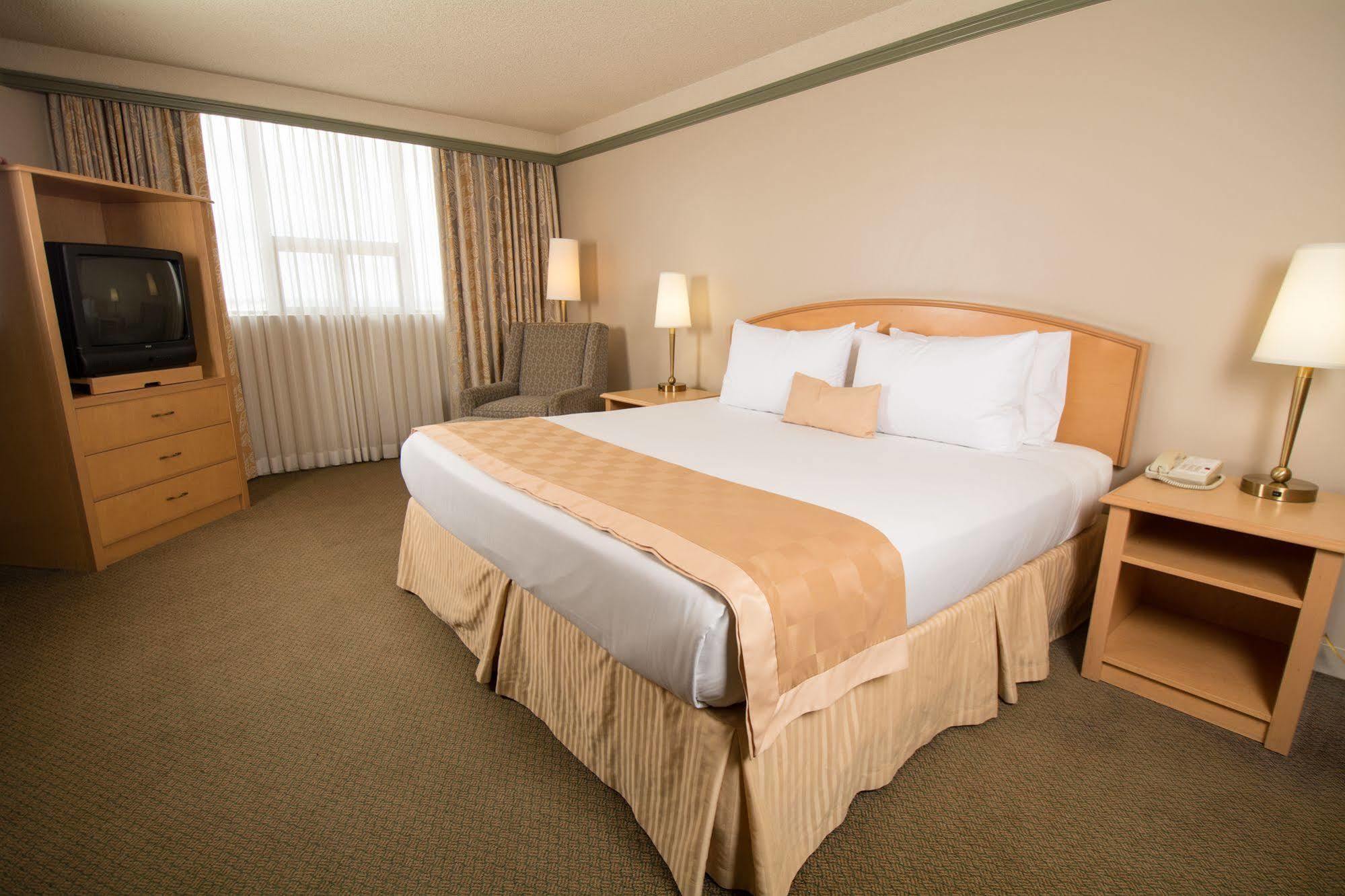 Edmonton Inn And Conference Centre Екстериор снимка