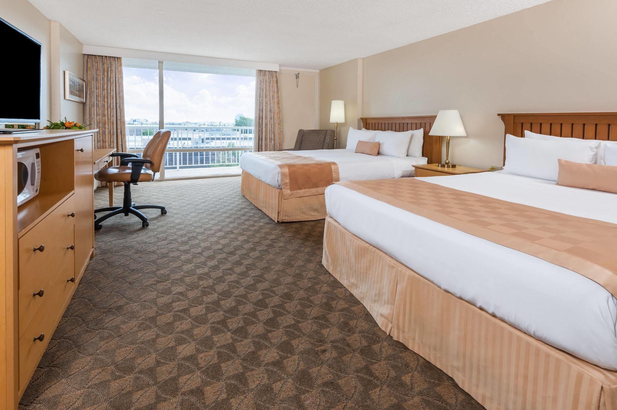 Edmonton Inn And Conference Centre Екстериор снимка